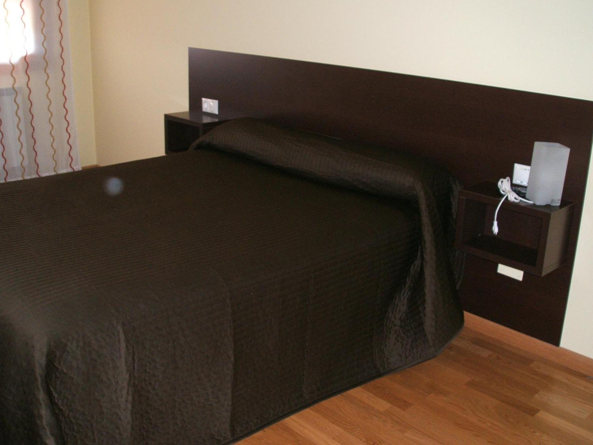 Hostal Casasnovas ซีเญดา ภายนอก รูปภาพ
