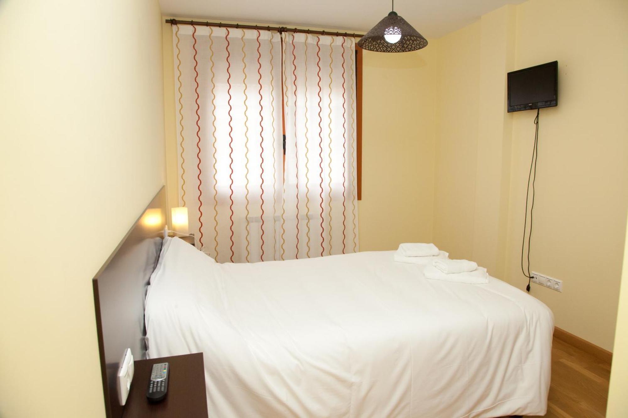 Hostal Casasnovas ซีเญดา ภายนอก รูปภาพ