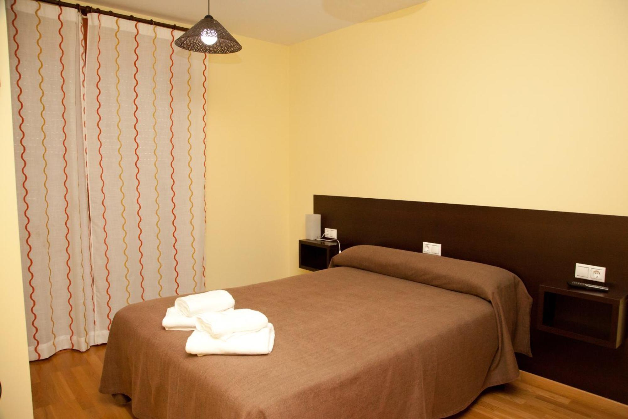 Hostal Casasnovas ซีเญดา ภายนอก รูปภาพ