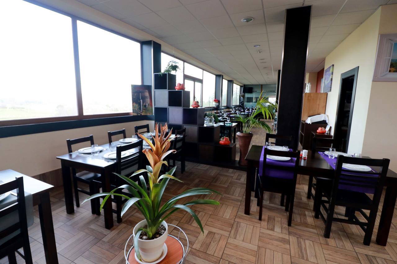 Hostal Casasnovas ซีเญดา ภายนอก รูปภาพ