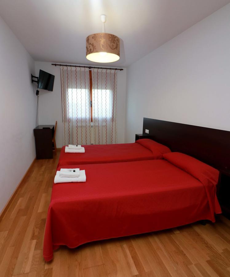 Hostal Casasnovas ซีเญดา ภายนอก รูปภาพ